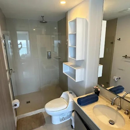 Beachfront In Morros Building Apartamento